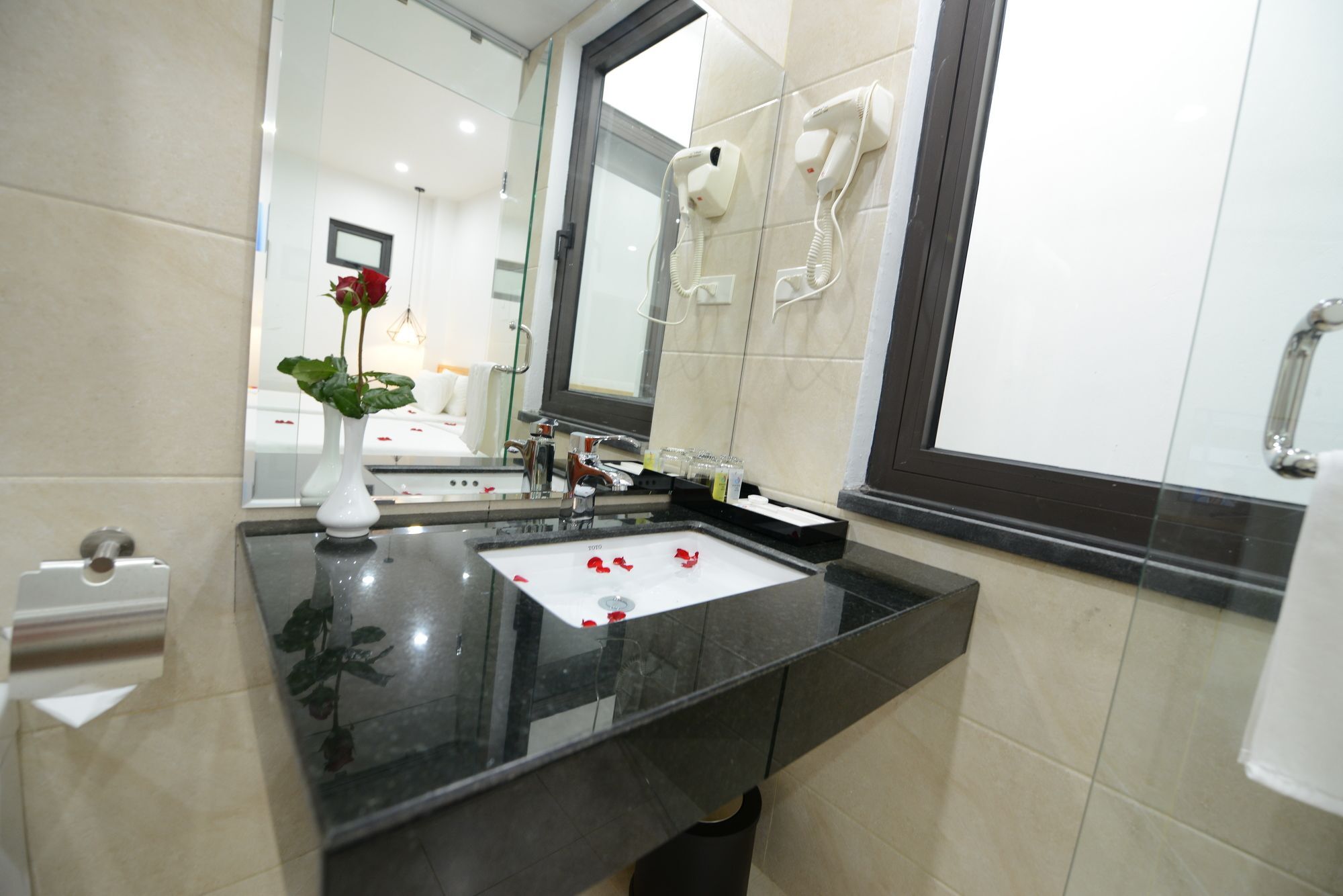Blue Hanoi Inn City Hotel Buitenkant foto